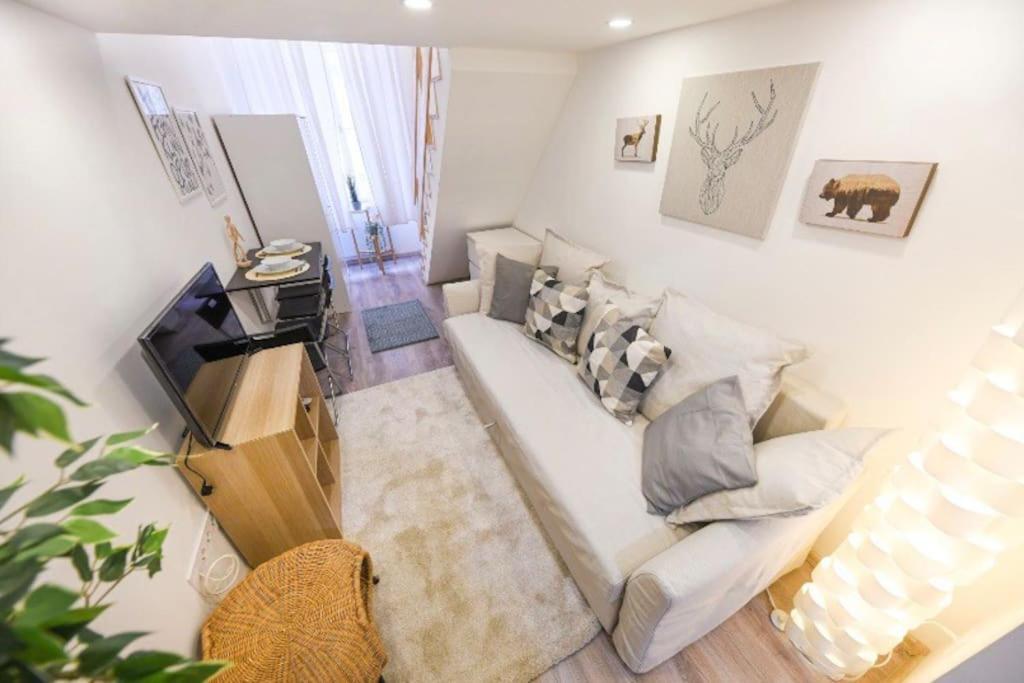 1 Bedroom Flat In Nyar Str., Central บูดาเปสต์ ภายนอก รูปภาพ